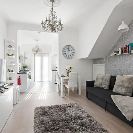 The Roost Group - Stylish Apartments Gravesend Bagian luar foto