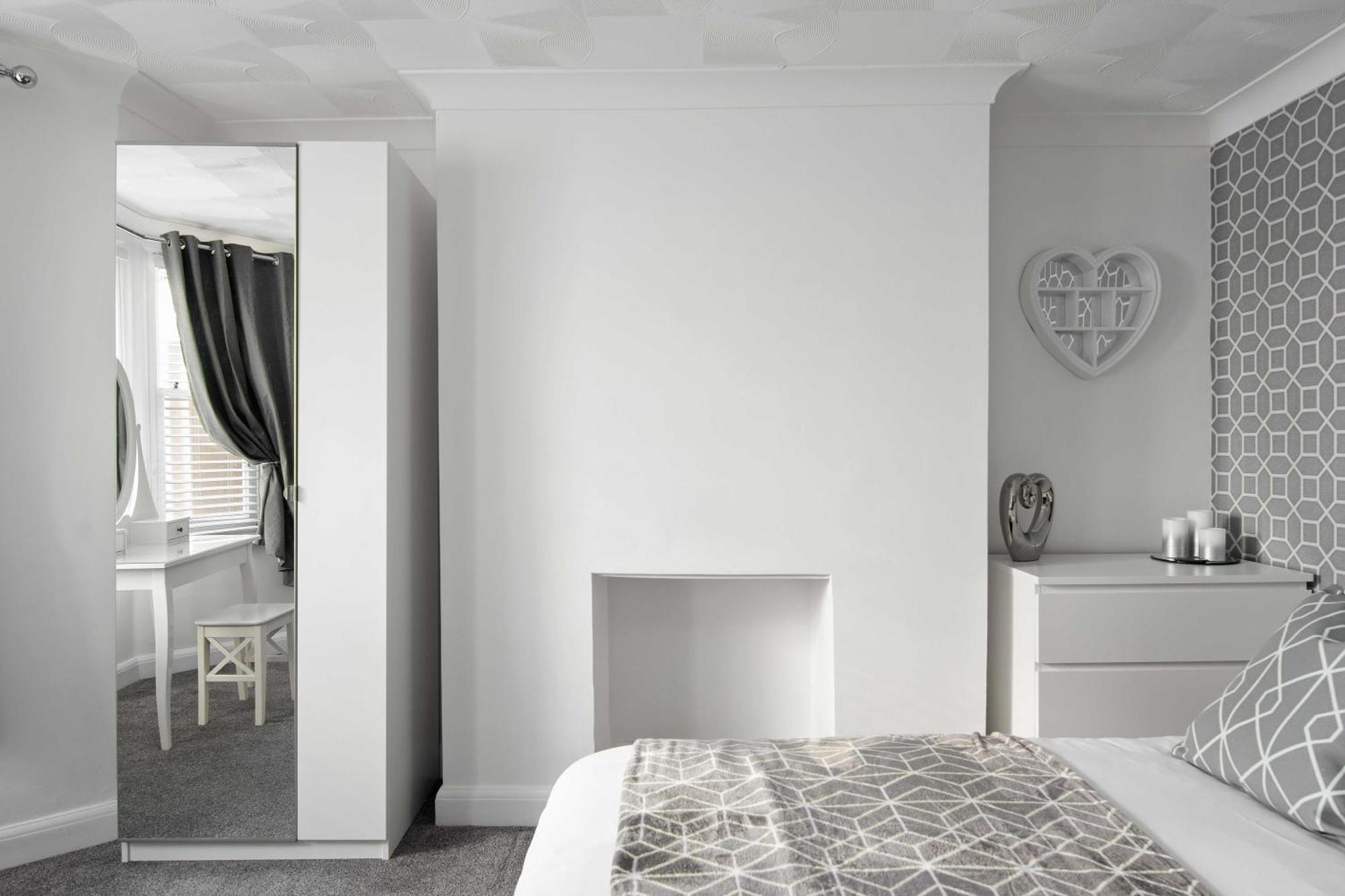 The Roost Group - Stylish Apartments Gravesend Ruang foto